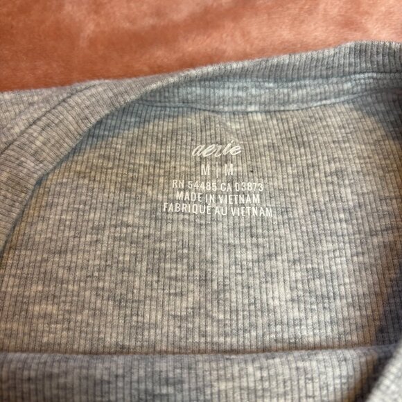 Aerie Light Gray Cropped Baby Tee Ribbed Lettuce Trim Women's Size Medium #175 - Picture 7 of 8